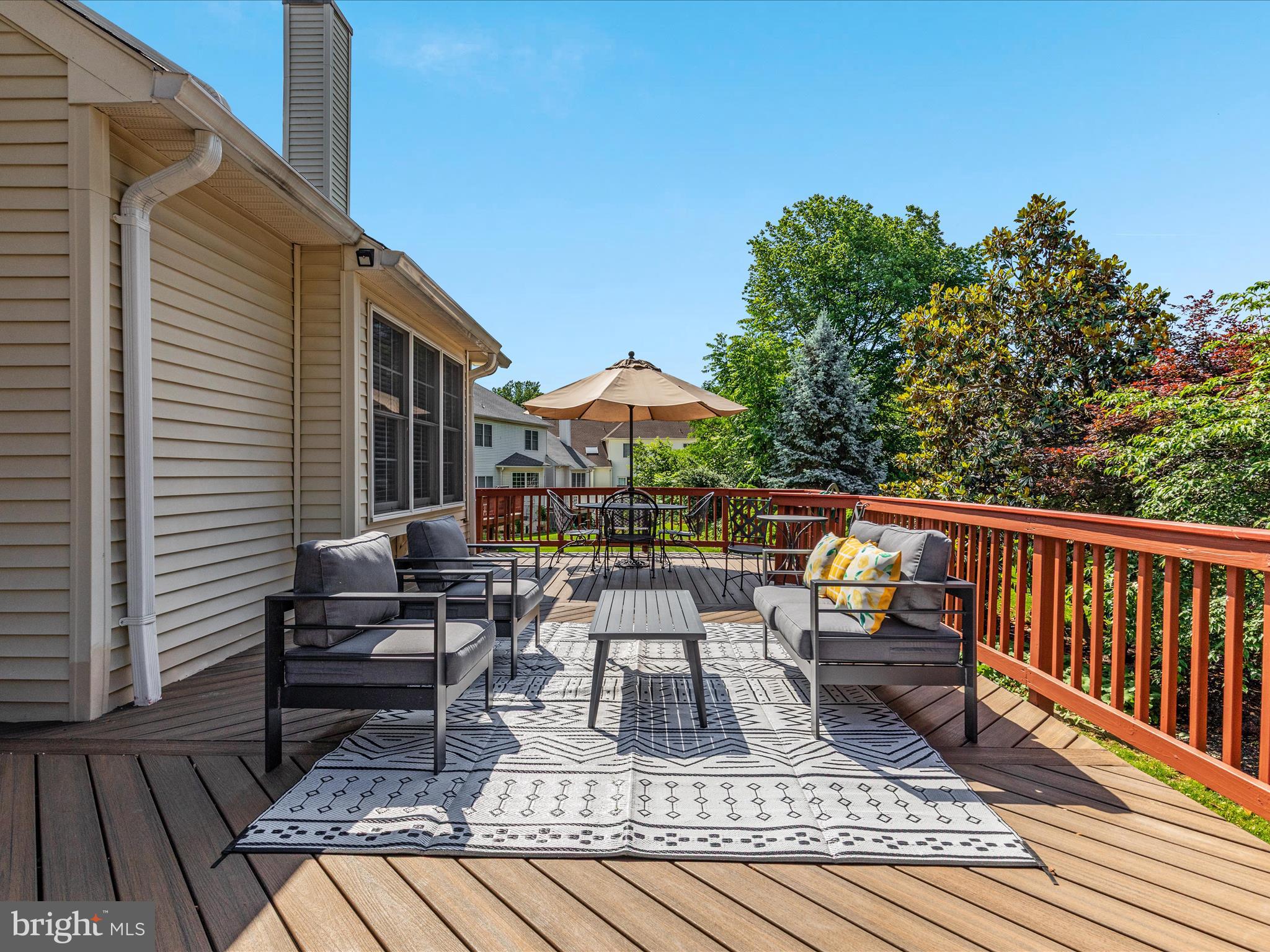 FAIR OAKS CHASE - Residential