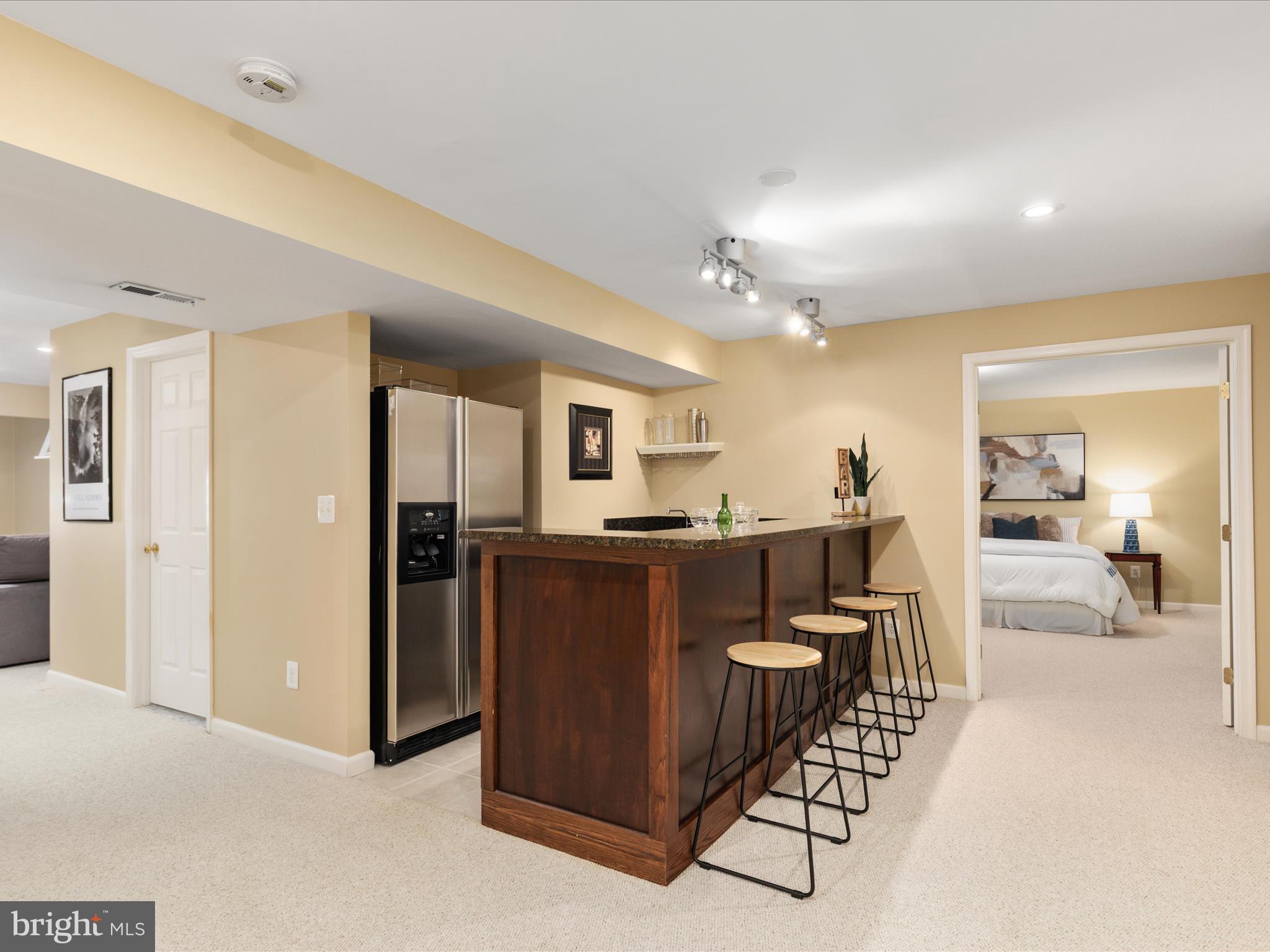 FAIR OAKS CHASE - Residential