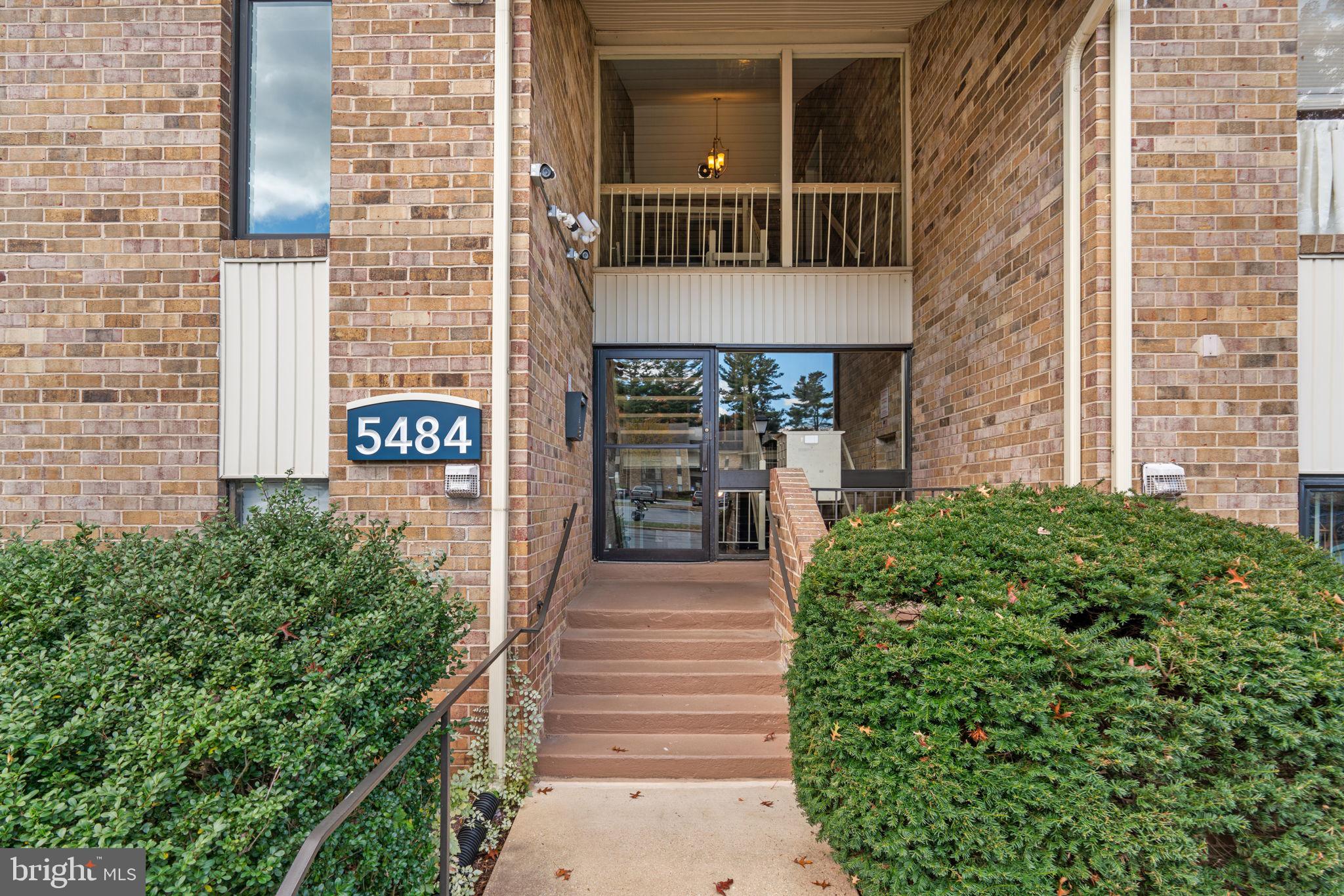 5484 CEDAR LANE B1