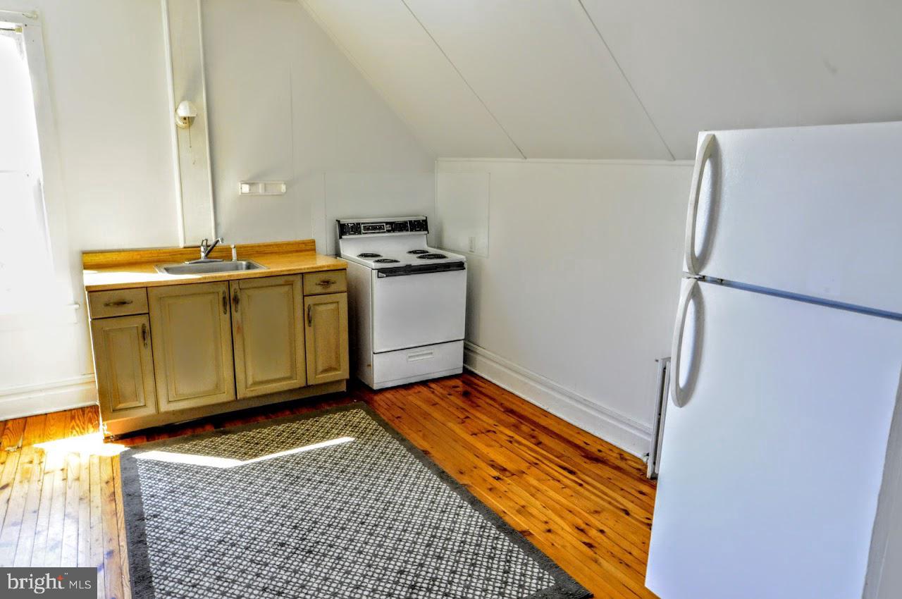 201 DELAWARE AVE 4