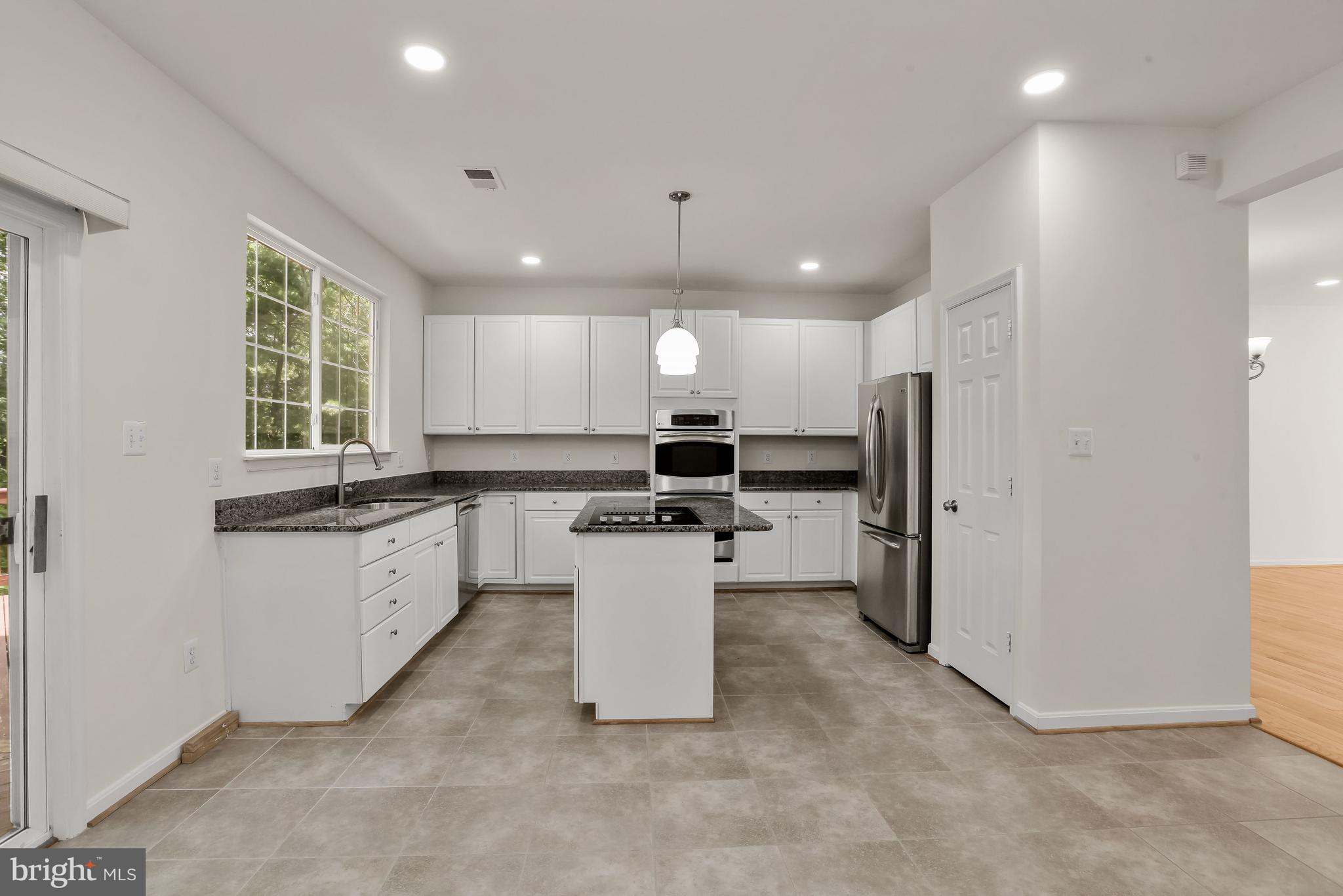 FAIRFAX RIDGE - Residential