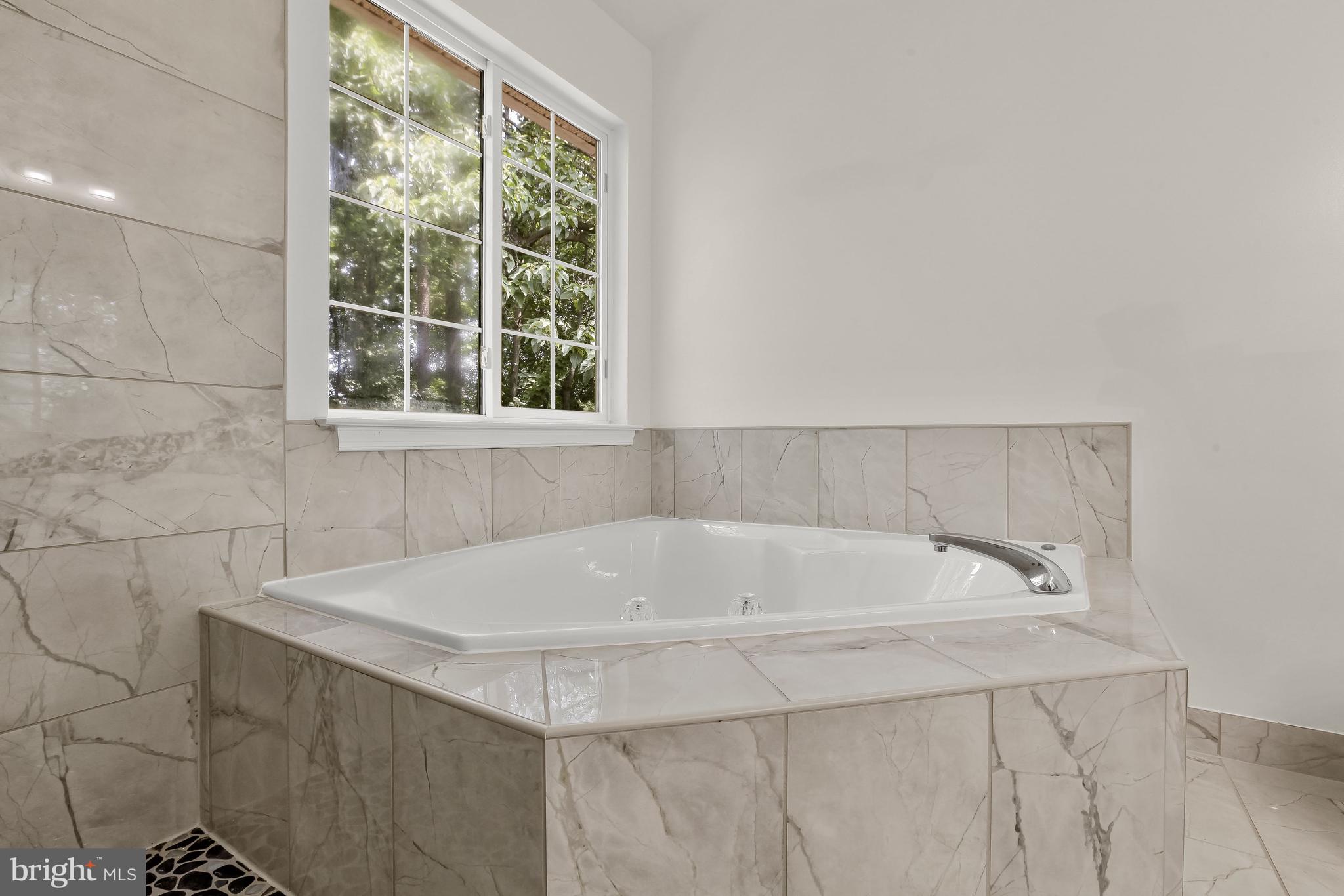 FAIRFAX RIDGE - Residential