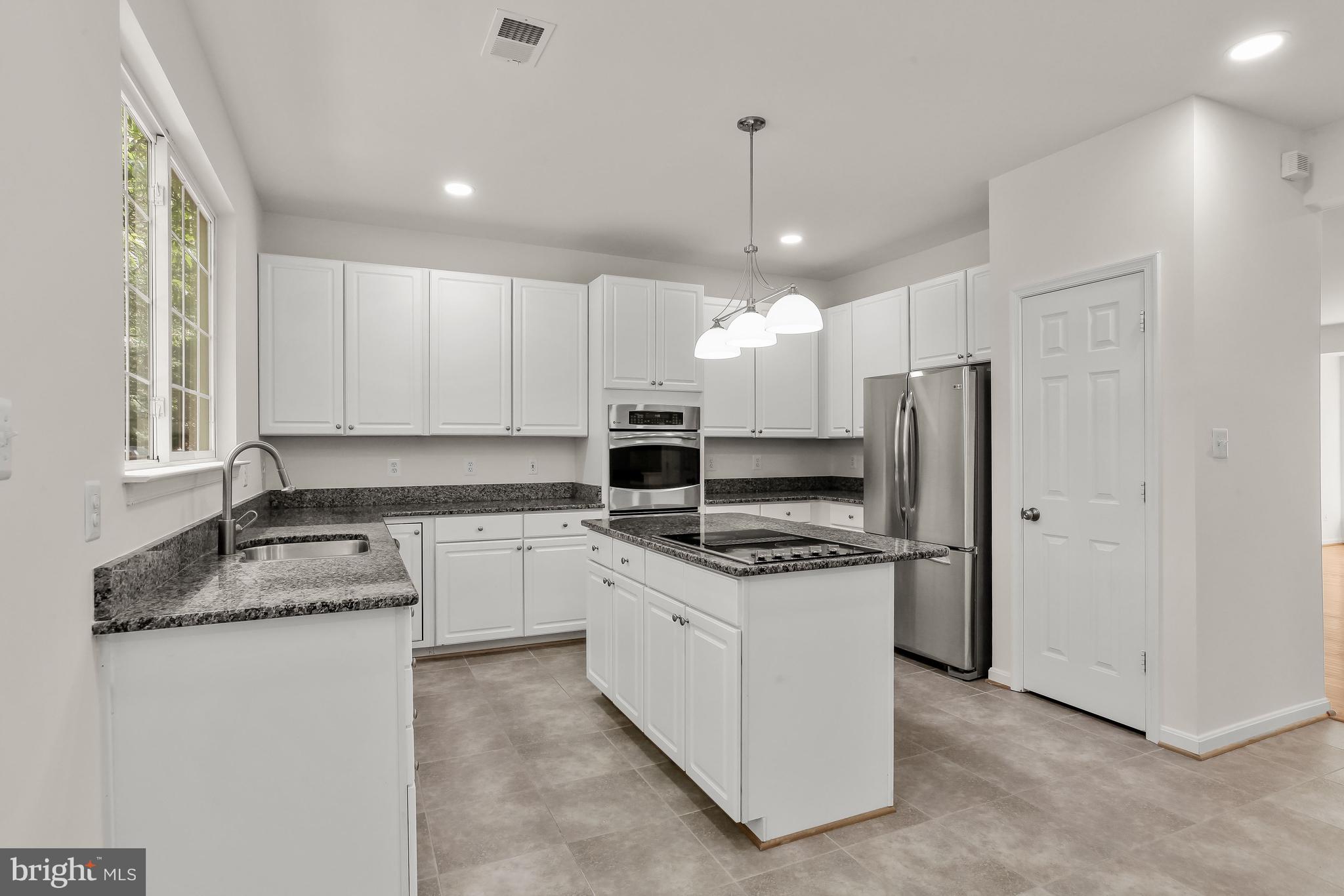 FAIRFAX RIDGE - Residential