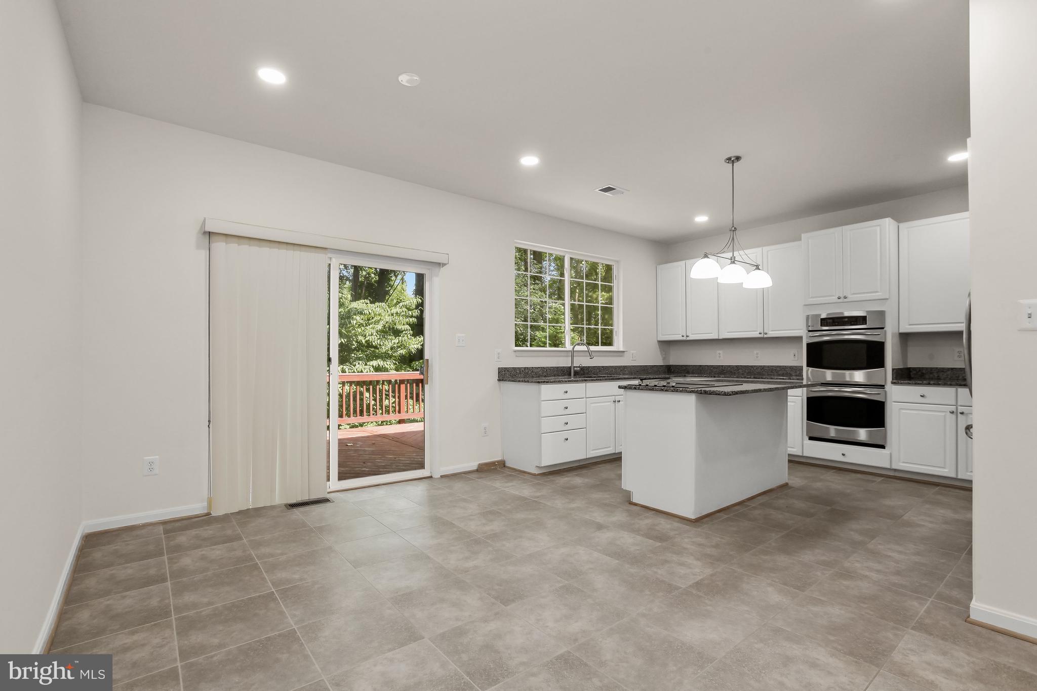 FAIRFAX RIDGE - Residential