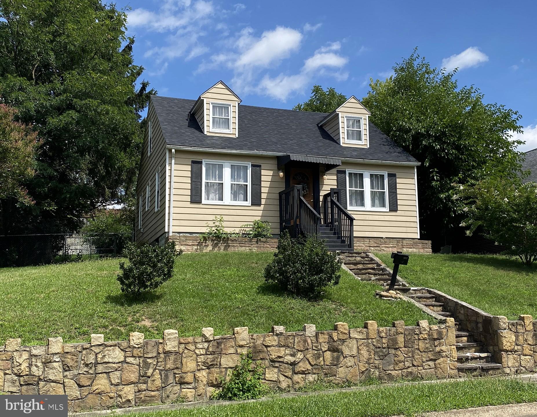 1012 KENT AVENUE