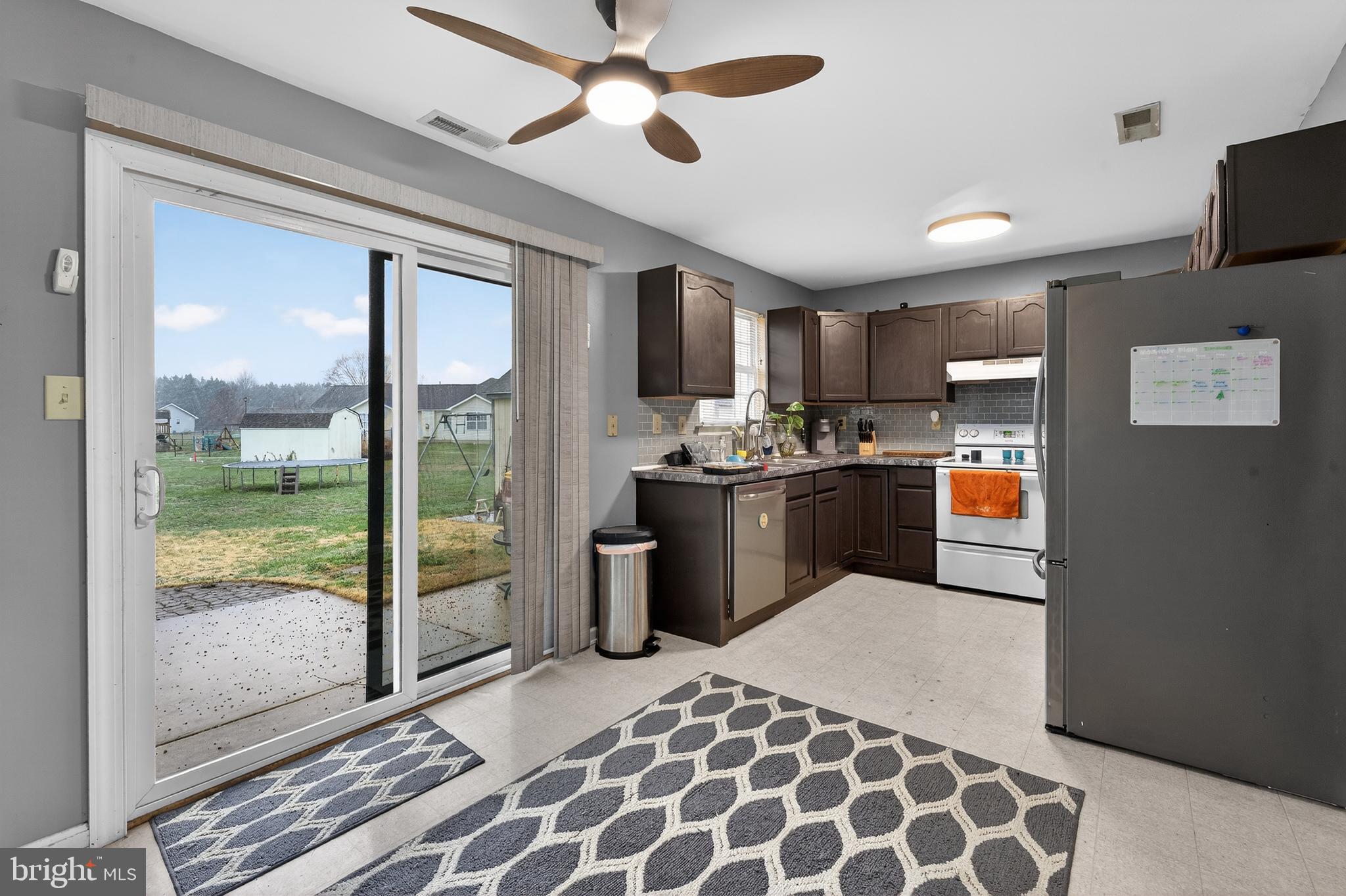 CHIMNEY HILL - Residential