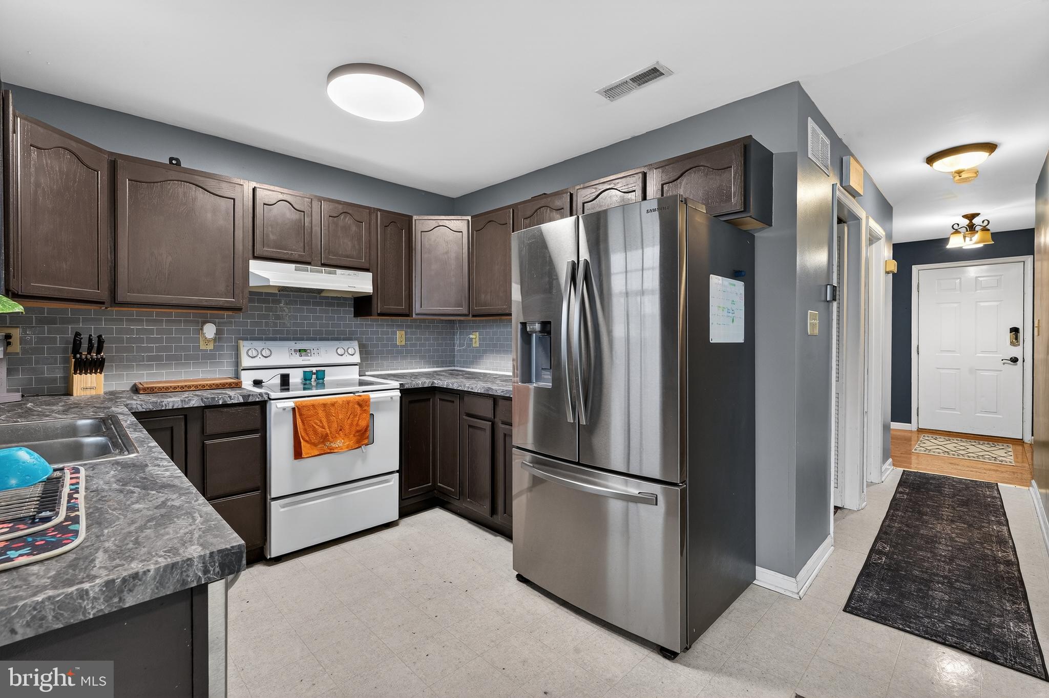 CHIMNEY HILL - Residential