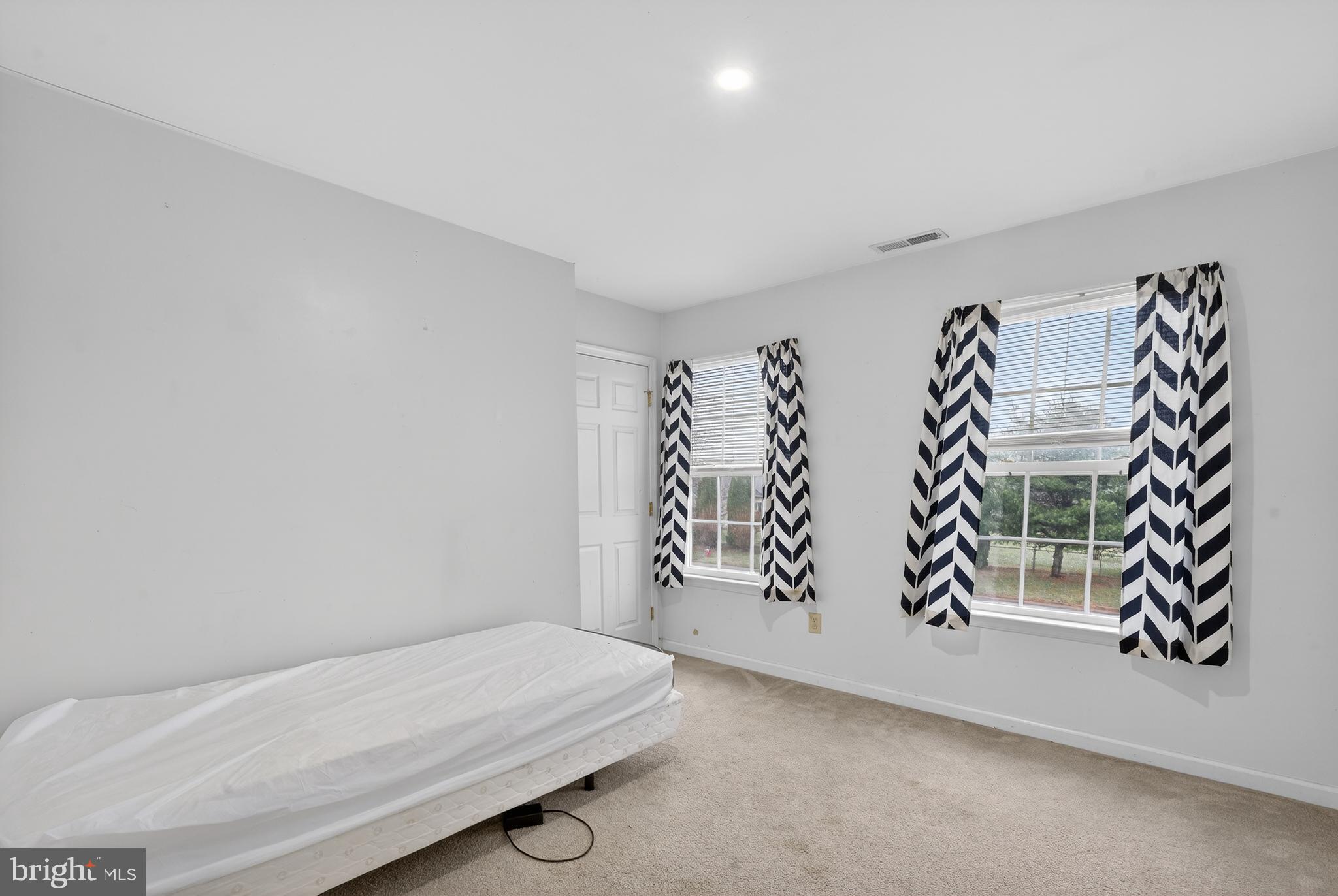 CHIMNEY HILL - Residential