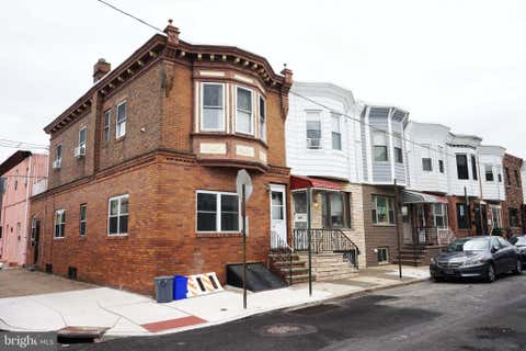 Townhouse For Rent - 2601 S Iseminger Street #1ST FL<br/> PHILADELPHIA, PA 19148