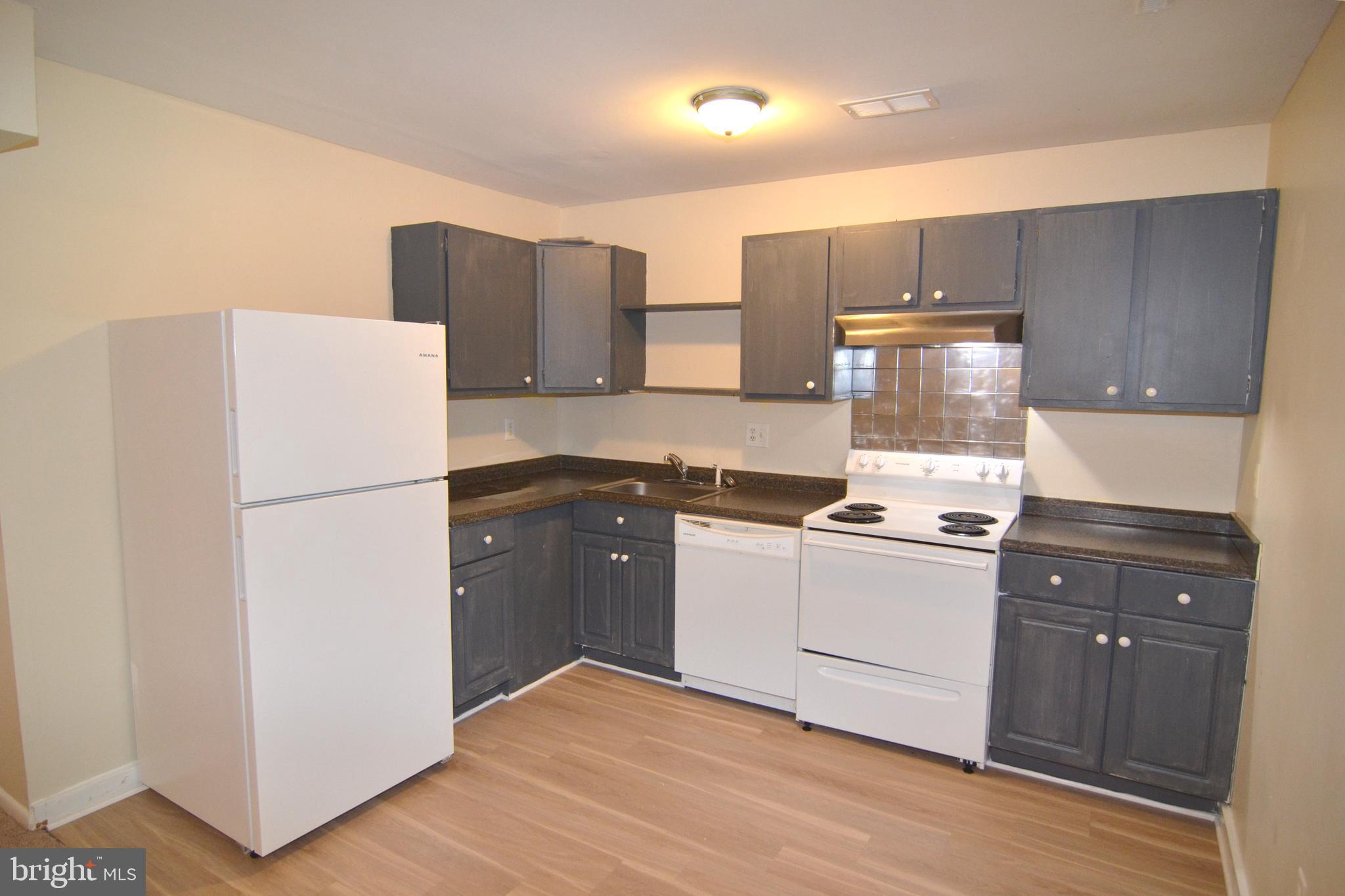 COLONY SQUARE - Residential Lease