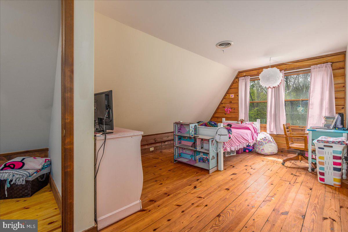 POTOMAC RIVER FARMS - Residential