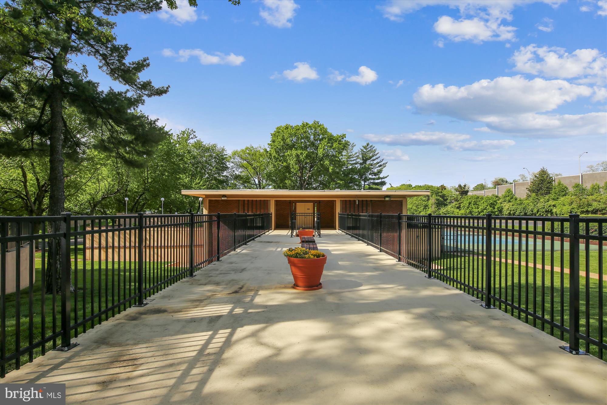 HORIZON HOUSE - Residential Lease