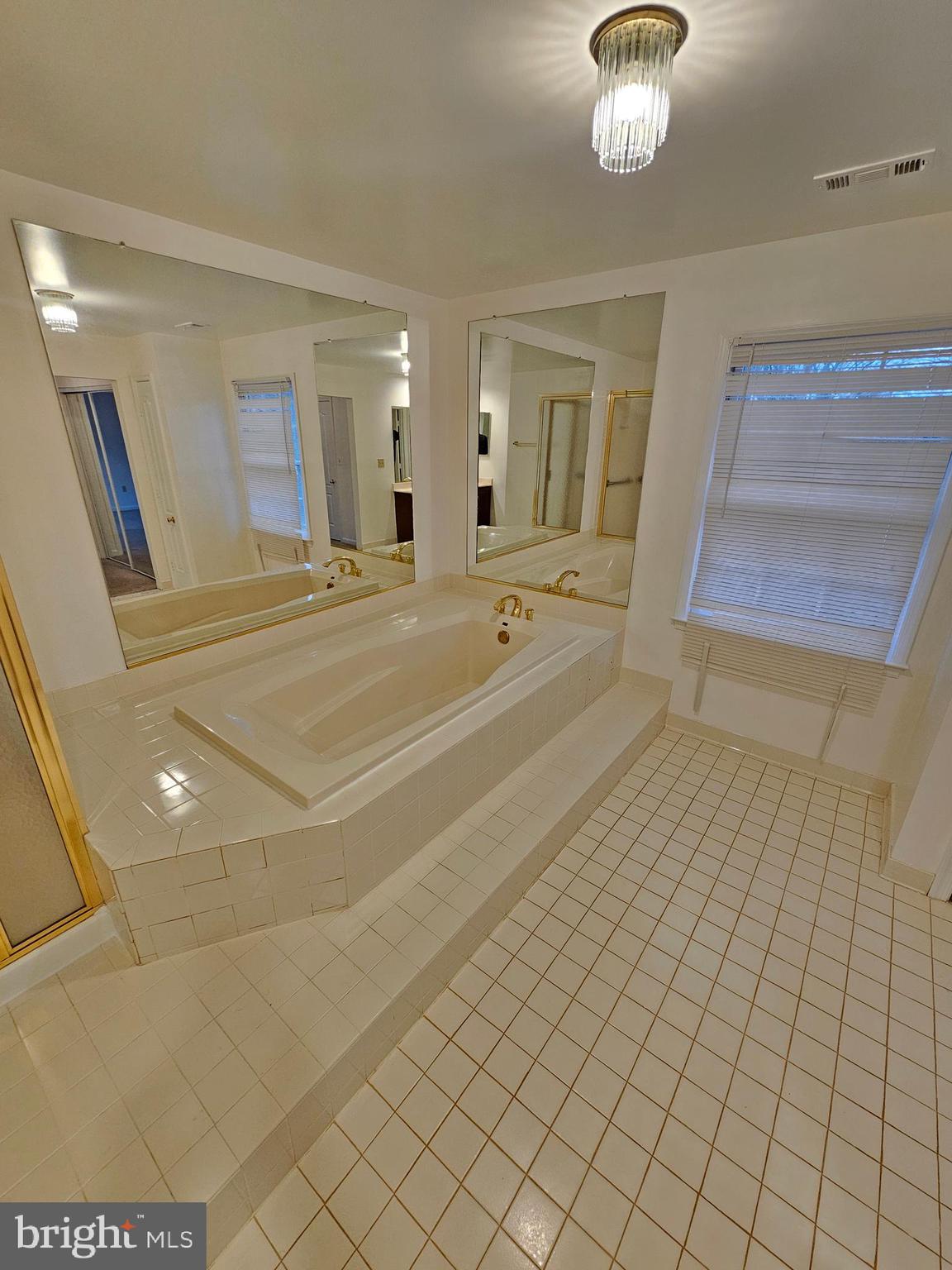 DORAL - Residential Lease