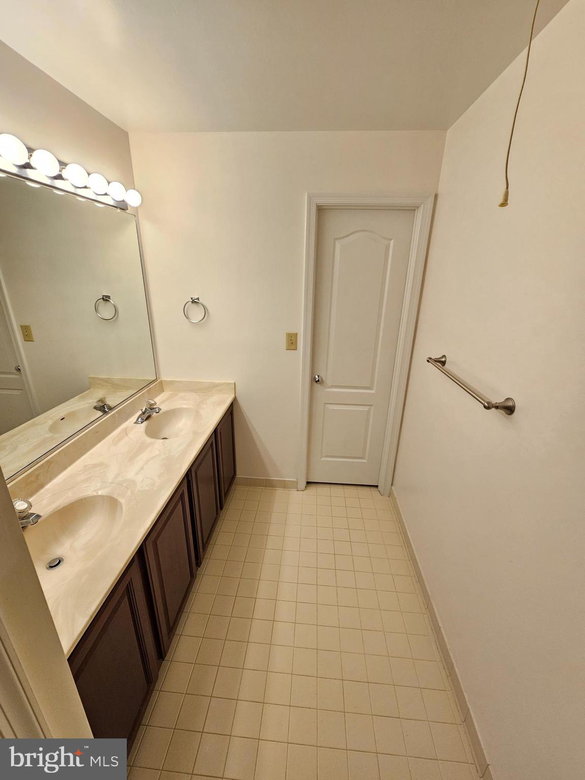 DORAL - Residential Lease