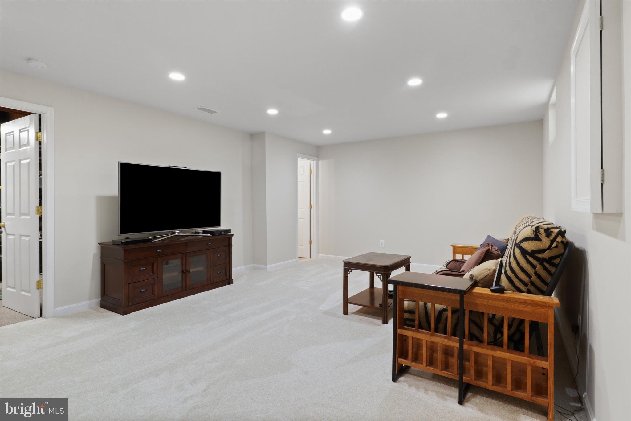 SEQUOIA FARMS - Residential