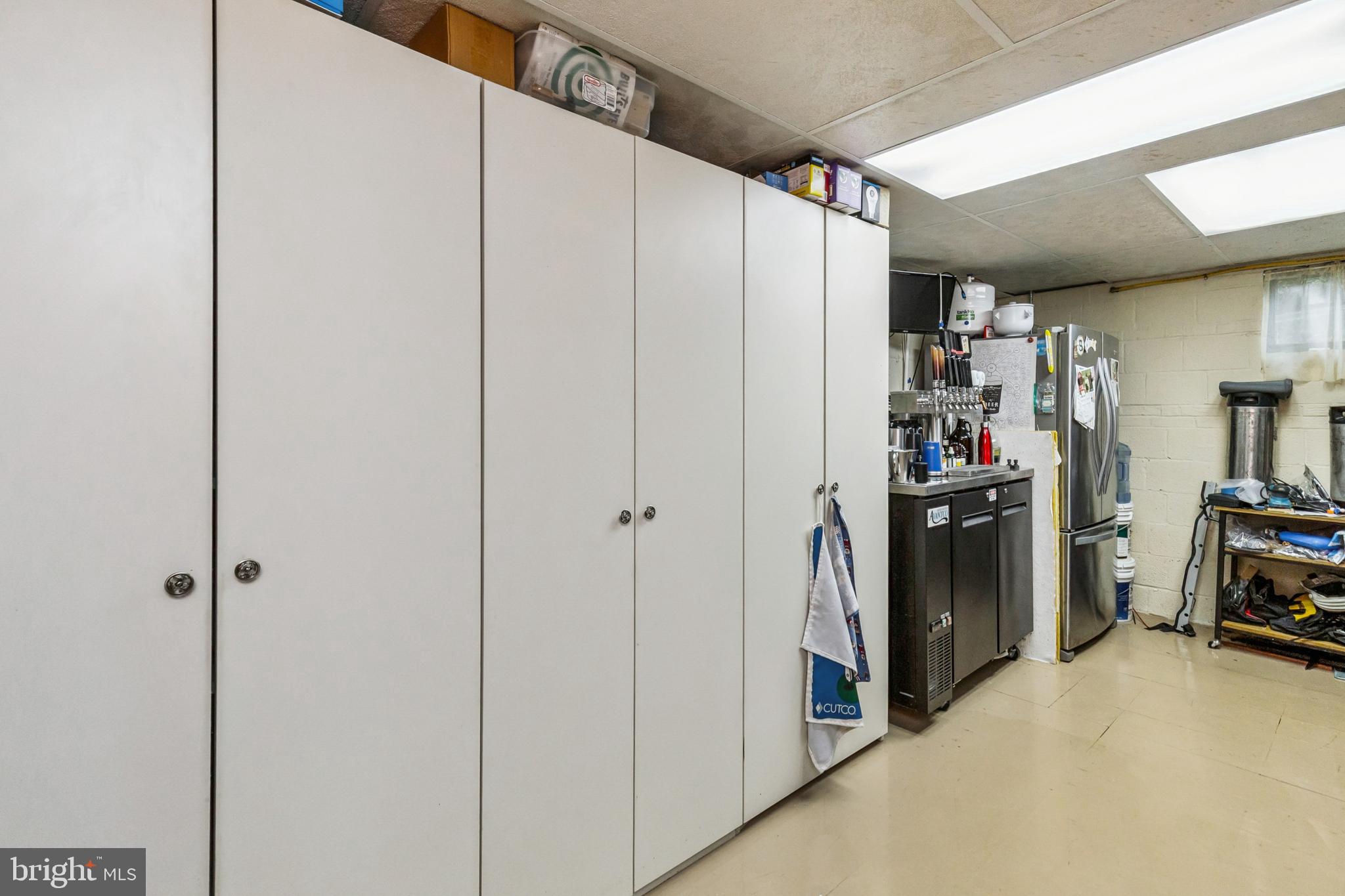 FAIRFAX ACRES - Residential