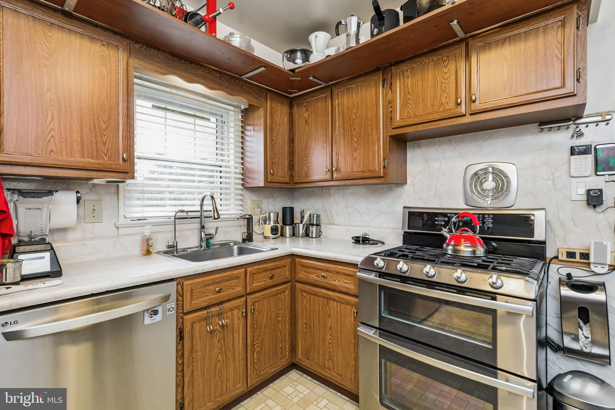 FAIRFAX ACRES - Residential