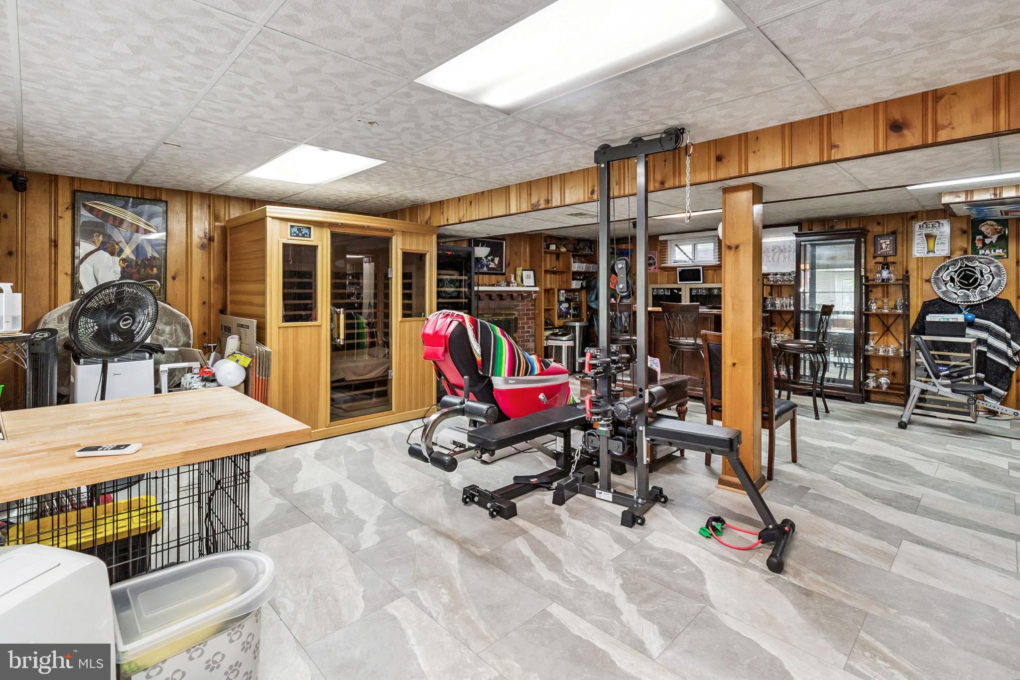 FAIRFAX ACRES - Residential