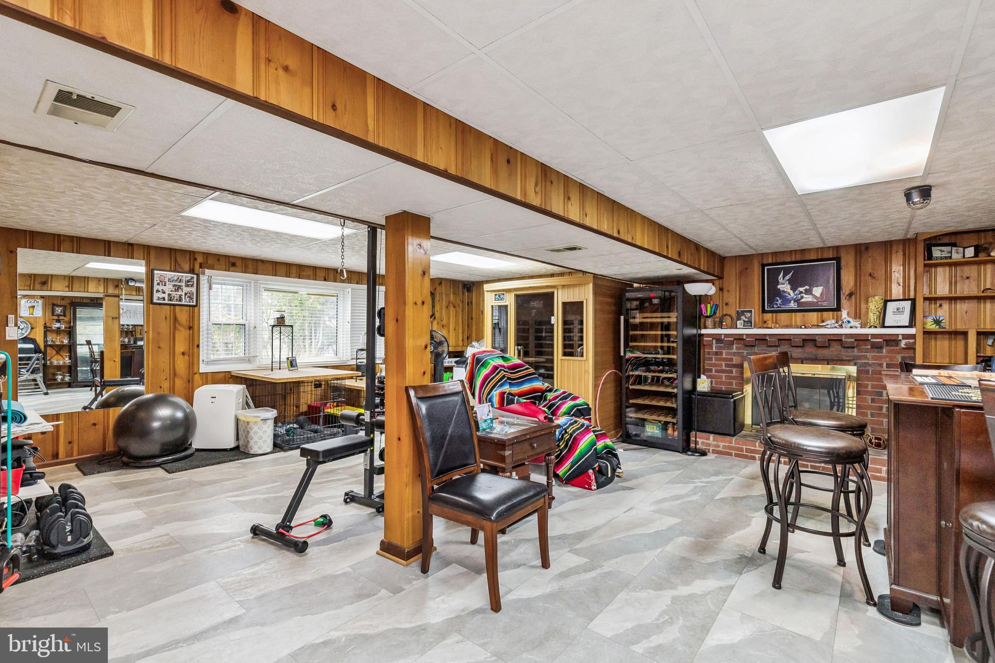 FAIRFAX ACRES - Residential