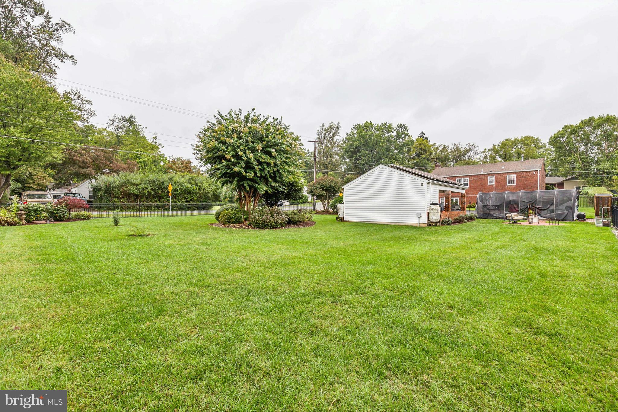 FAIRFAX ACRES - Residential