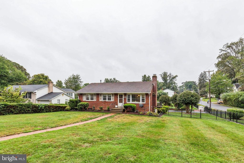 Photo of 10611 Orchard Street, FAIRFAX, VA 22030 (MLS # VAFC2007088)