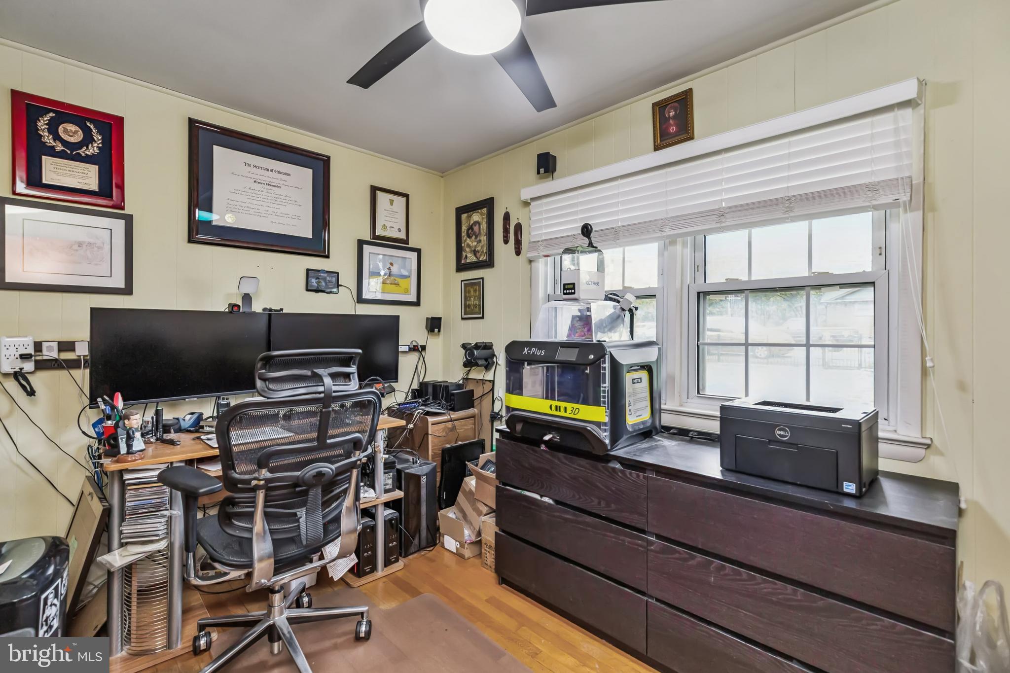 FAIRFAX ACRES - Residential