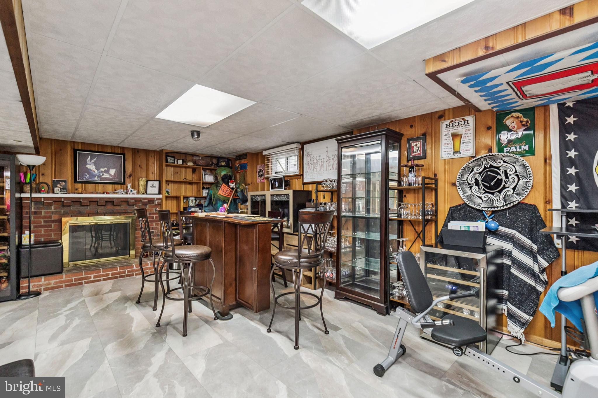 FAIRFAX ACRES - Residential