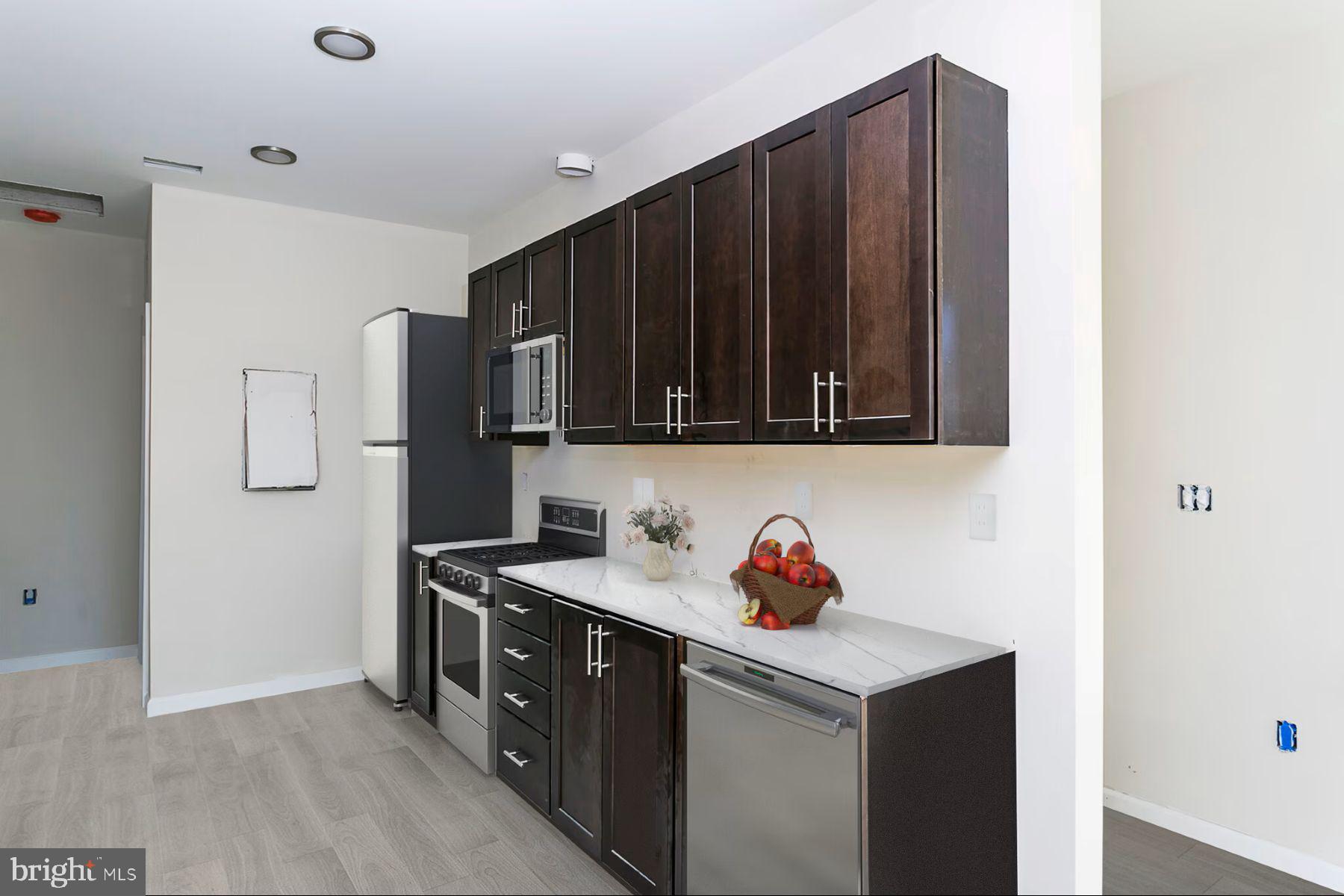 GARDENVILLE - Residential Lease