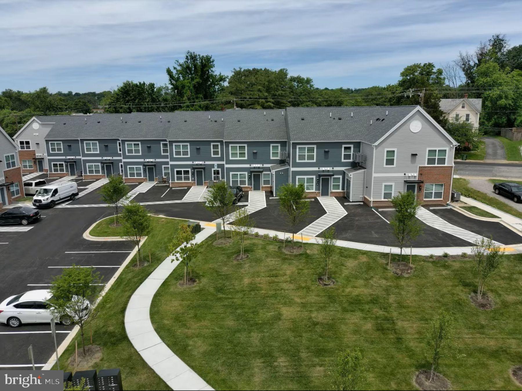 GARDENVILLE - Residential Lease