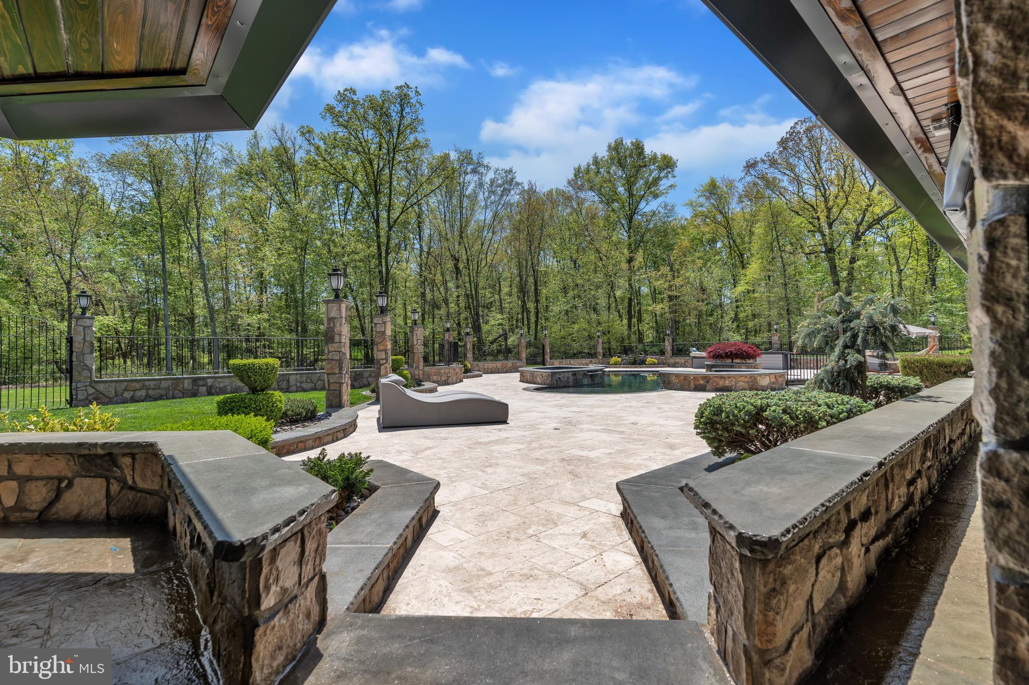 DOMINION VALLEY COUNTRY CLUB - Residential