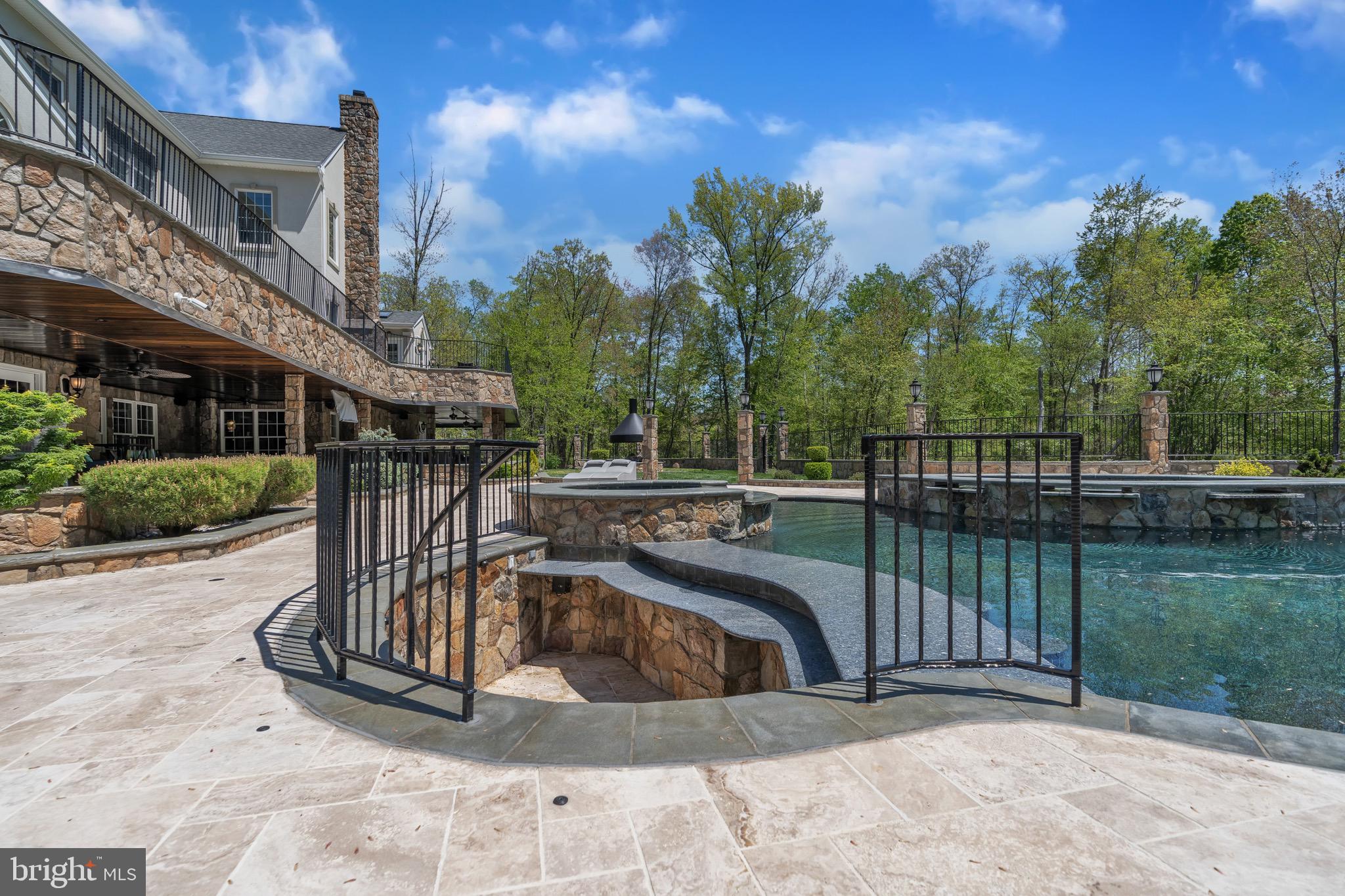 DOMINION VALLEY COUNTRY CLUB - Residential