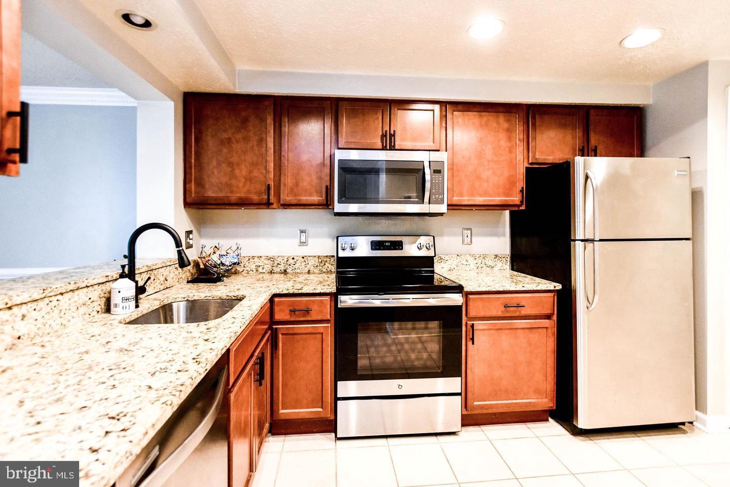 OVERLOOK - Residential Lease