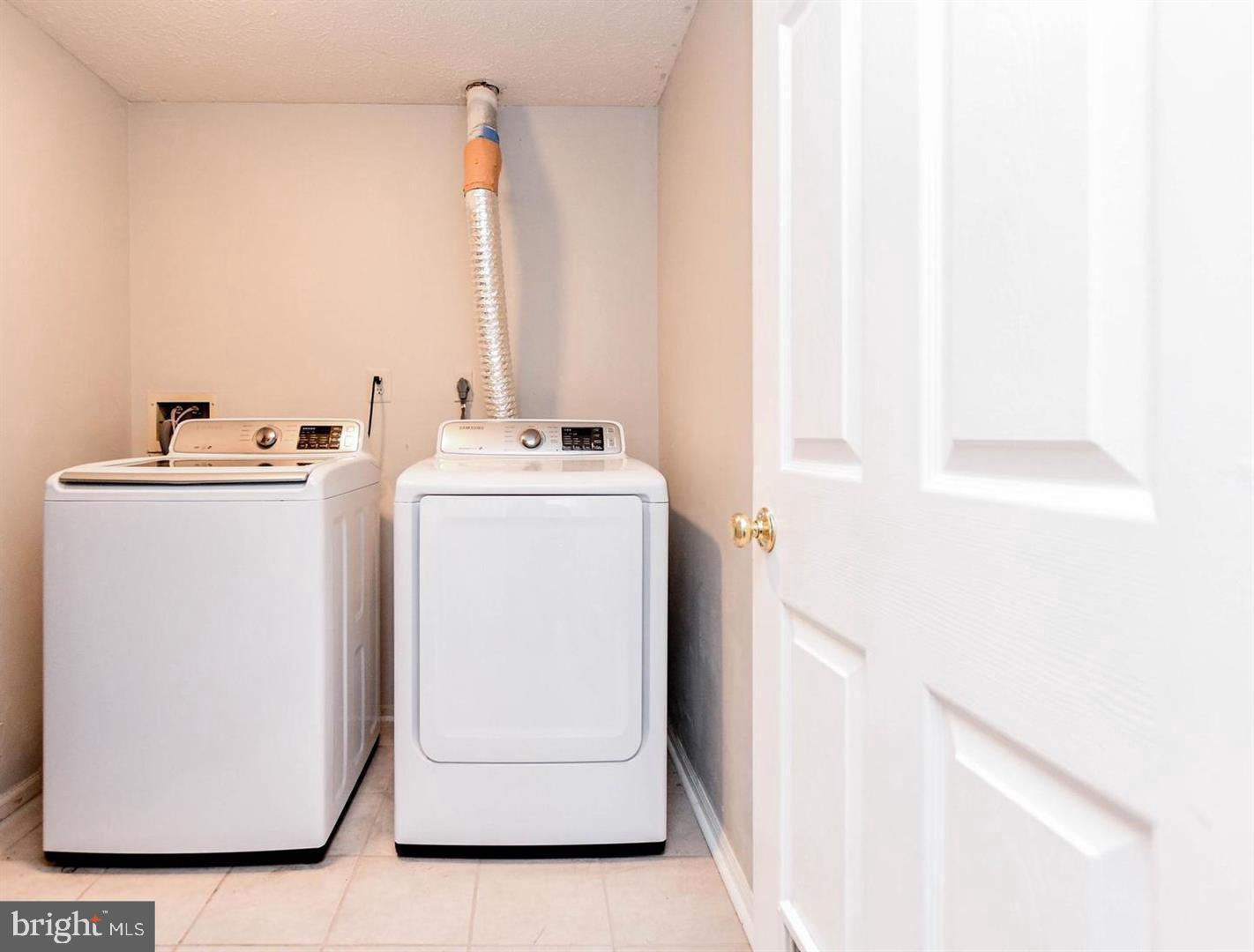 OVERLOOK - Residential Lease