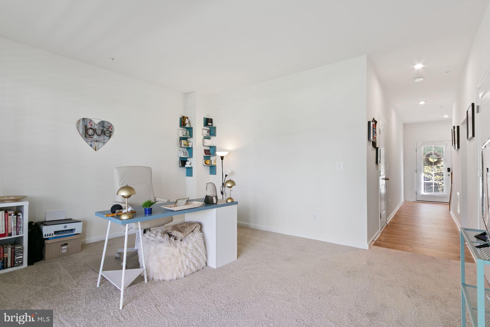 DEEP HARBOUR - Residential