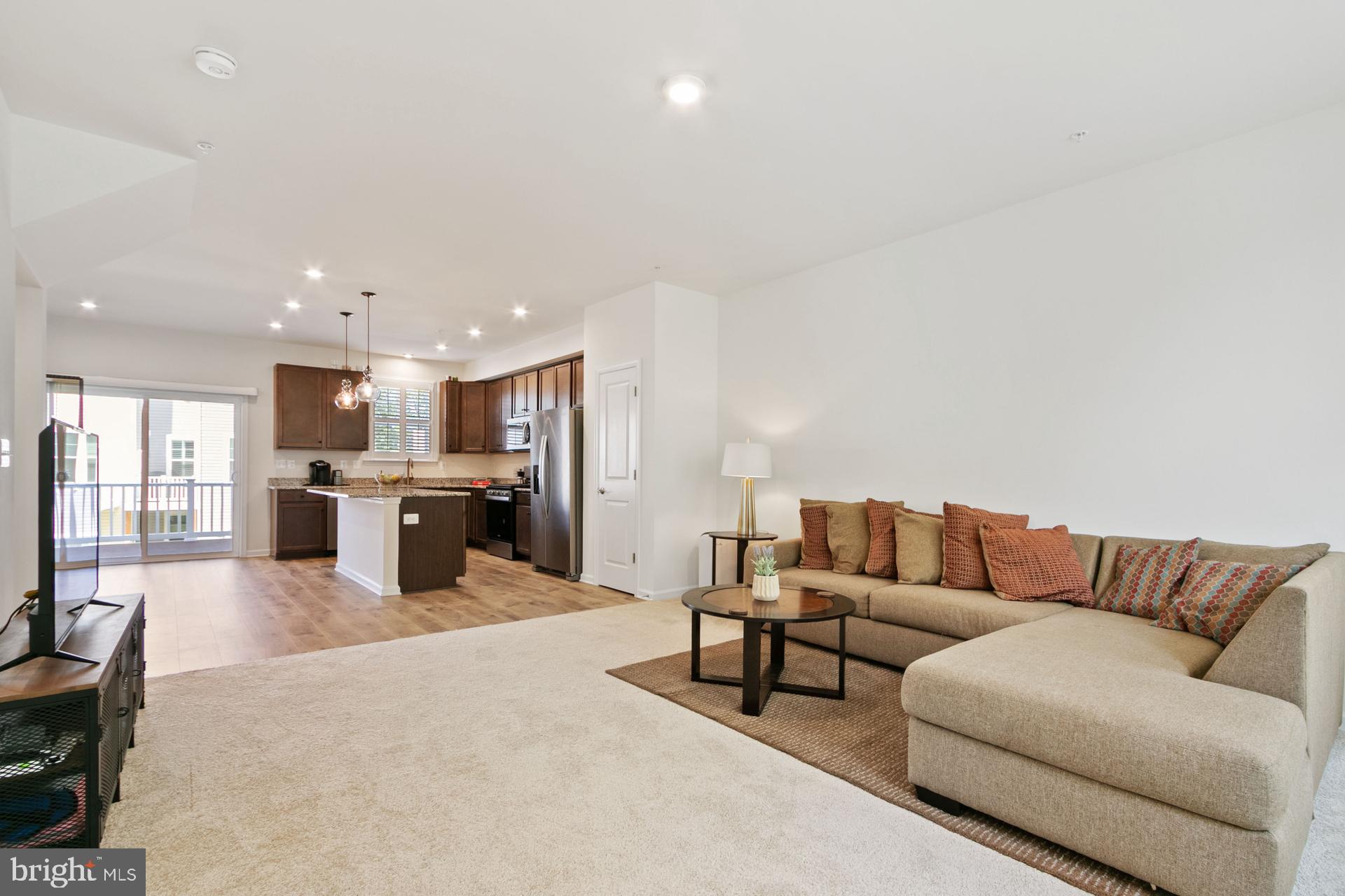 DEEP HARBOUR - Residential