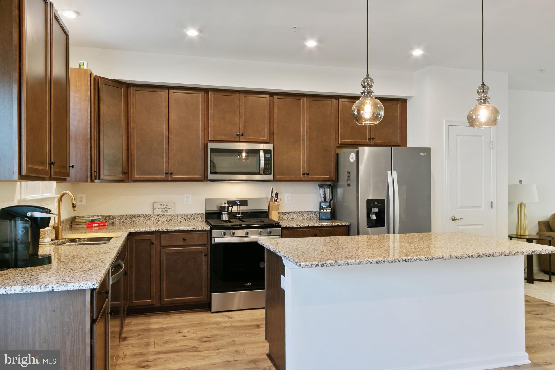 DEEP HARBOUR - Residential