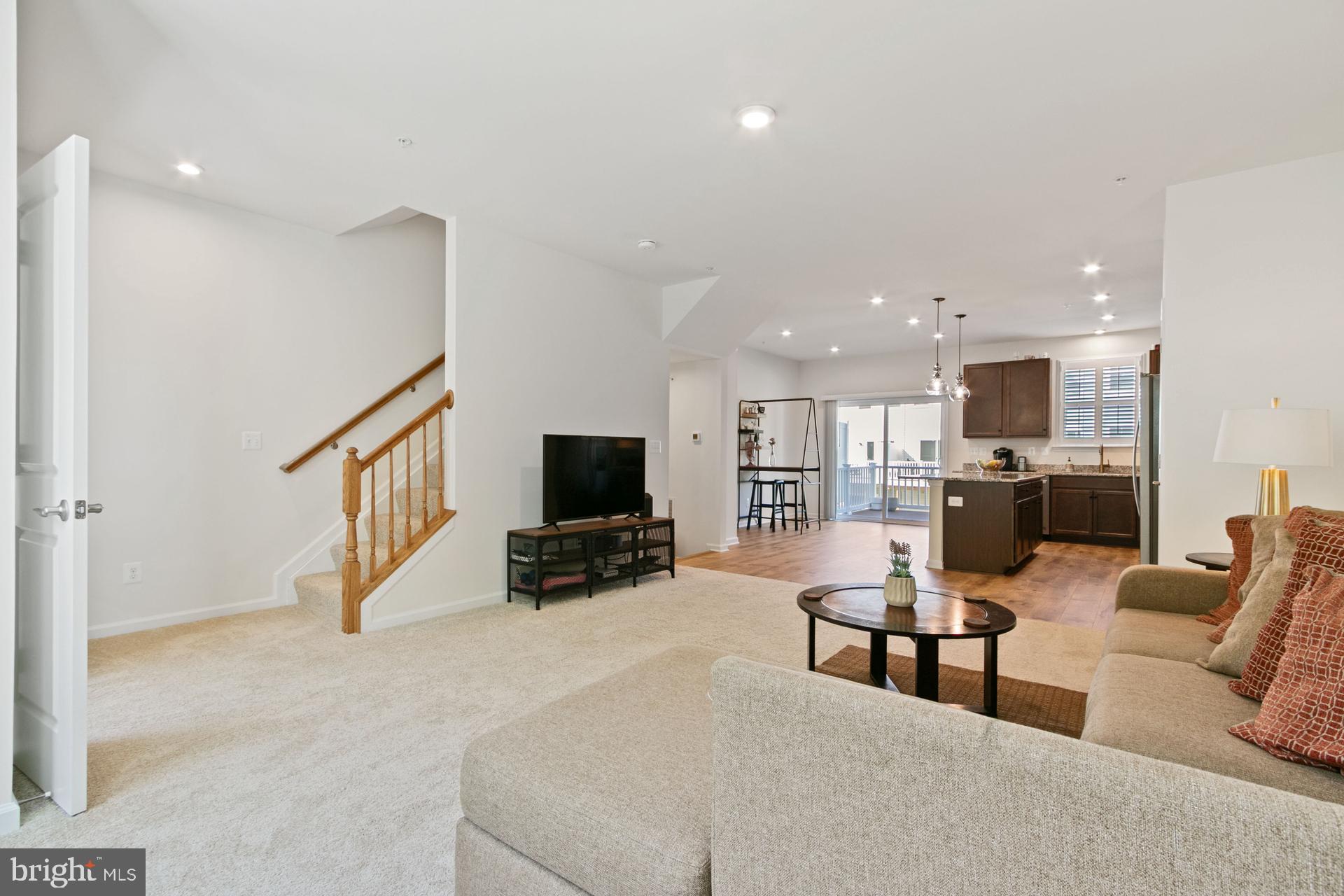 DEEP HARBOUR - Residential