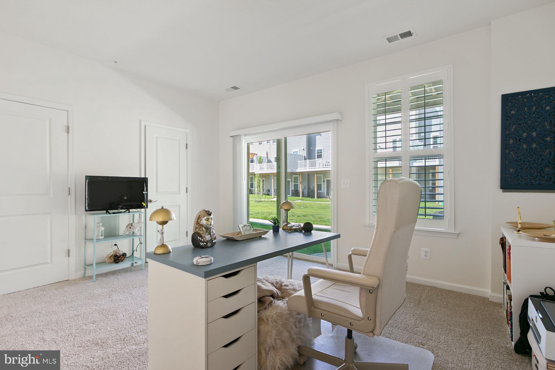 DEEP HARBOUR - Residential