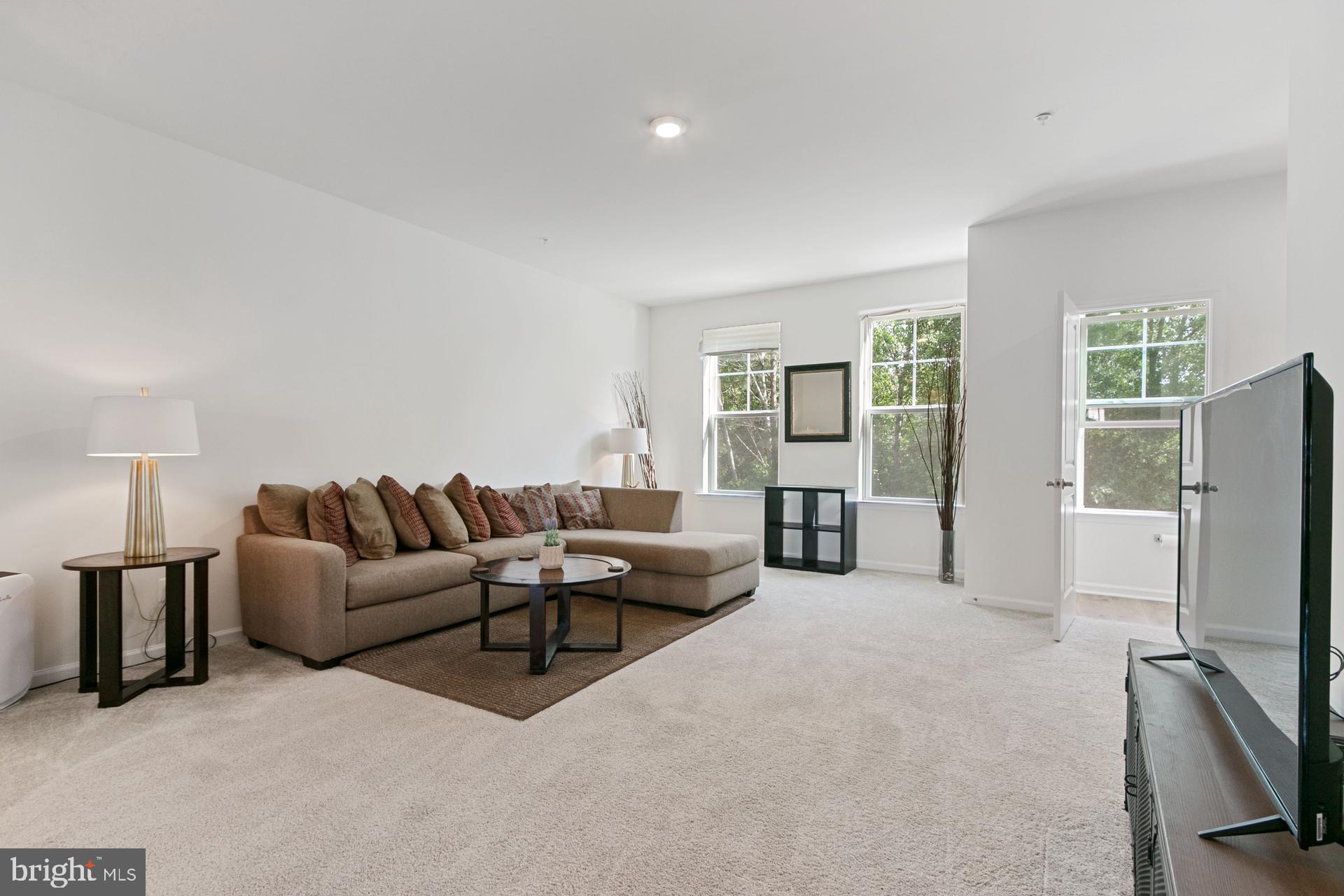 DEEP HARBOUR - Residential