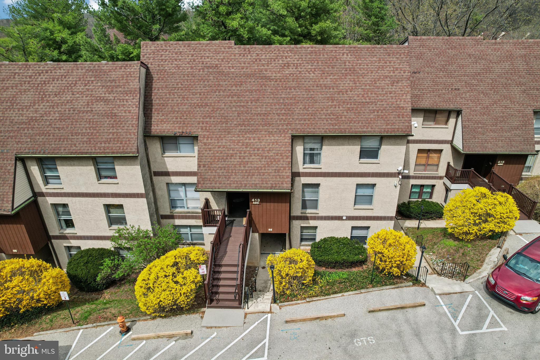 GREEN TREE SUMMIT - Residential