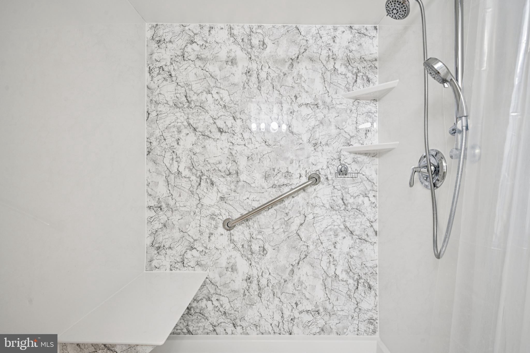 GREEN TREE SUMMIT - Residential