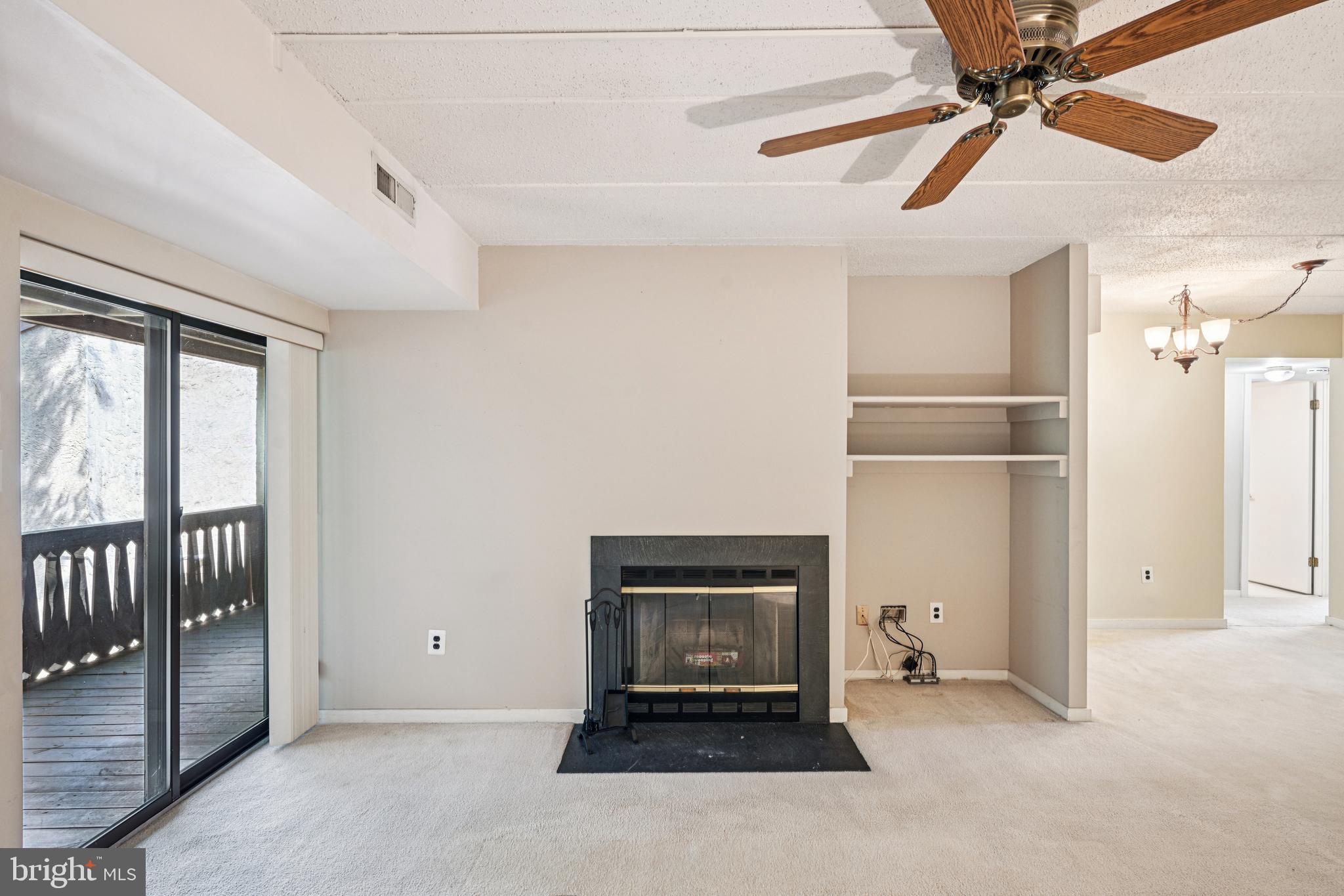 GREEN TREE SUMMIT - Residential