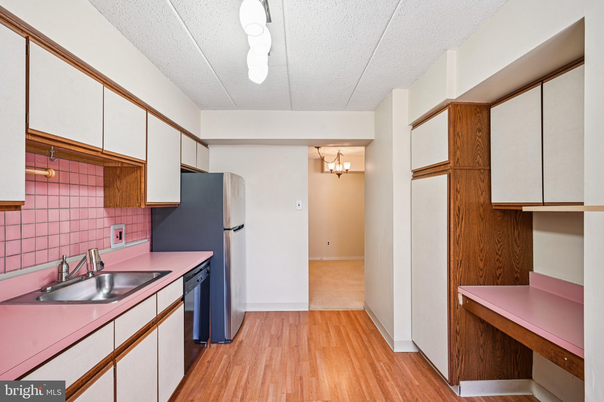 GREEN TREE SUMMIT - Residential