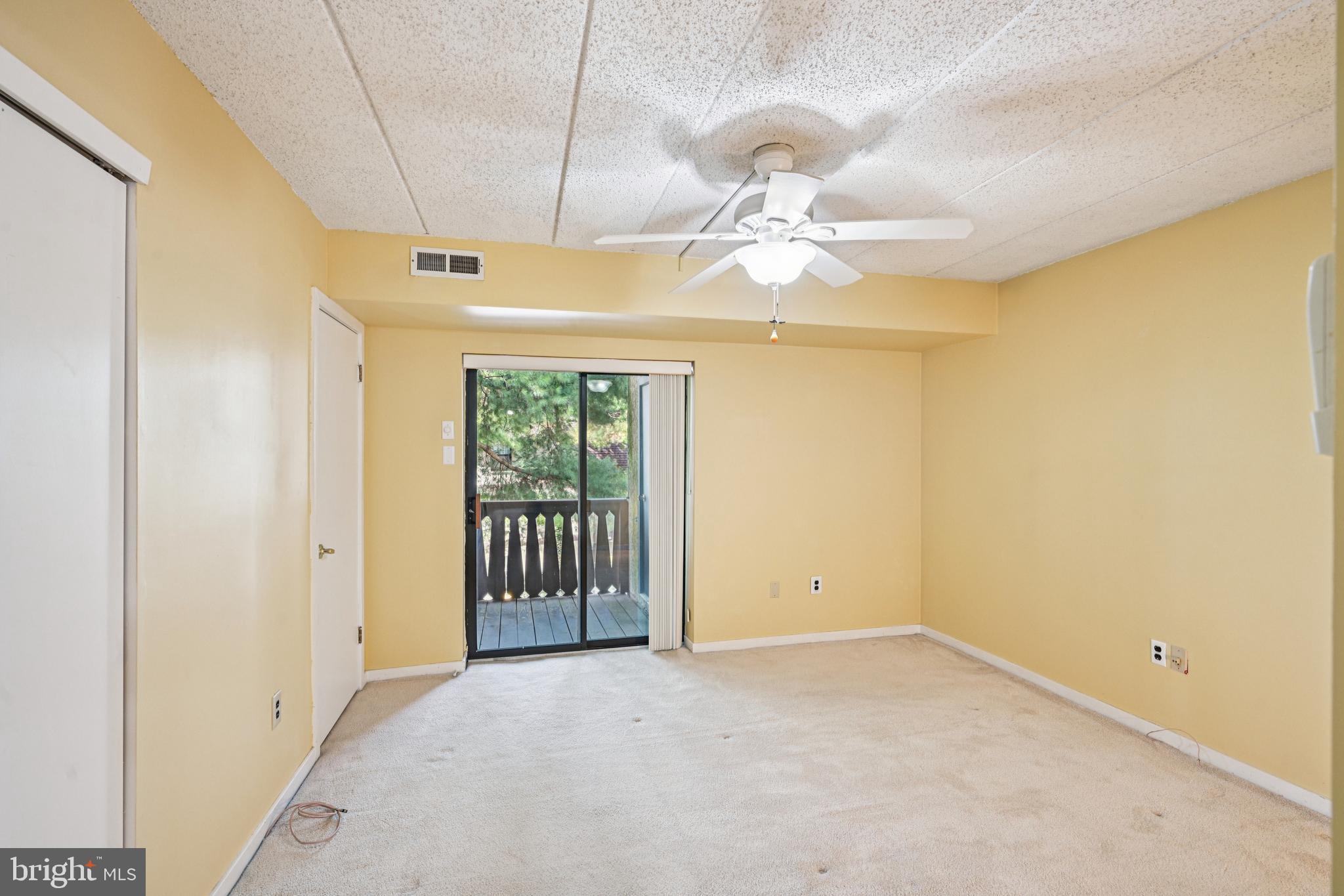 GREEN TREE SUMMIT - Residential