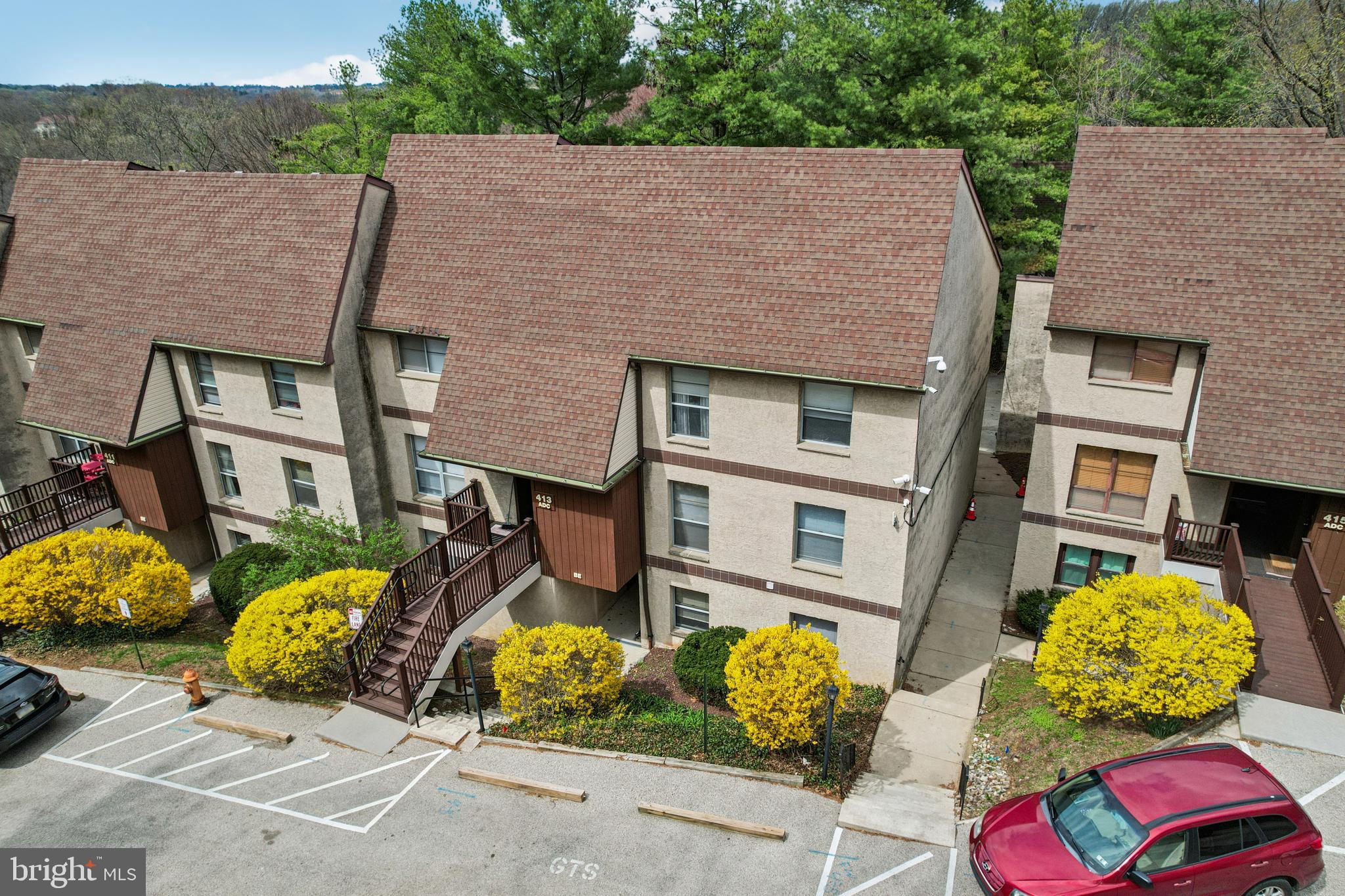 GREEN TREE SUMMIT - Residential