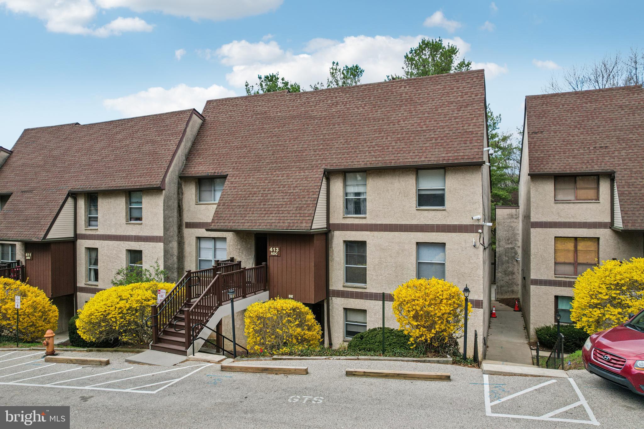 GREEN TREE SUMMIT - Residential