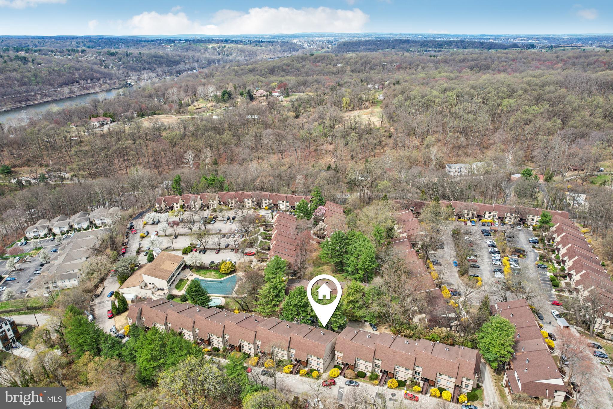 GREEN TREE SUMMIT - Residential