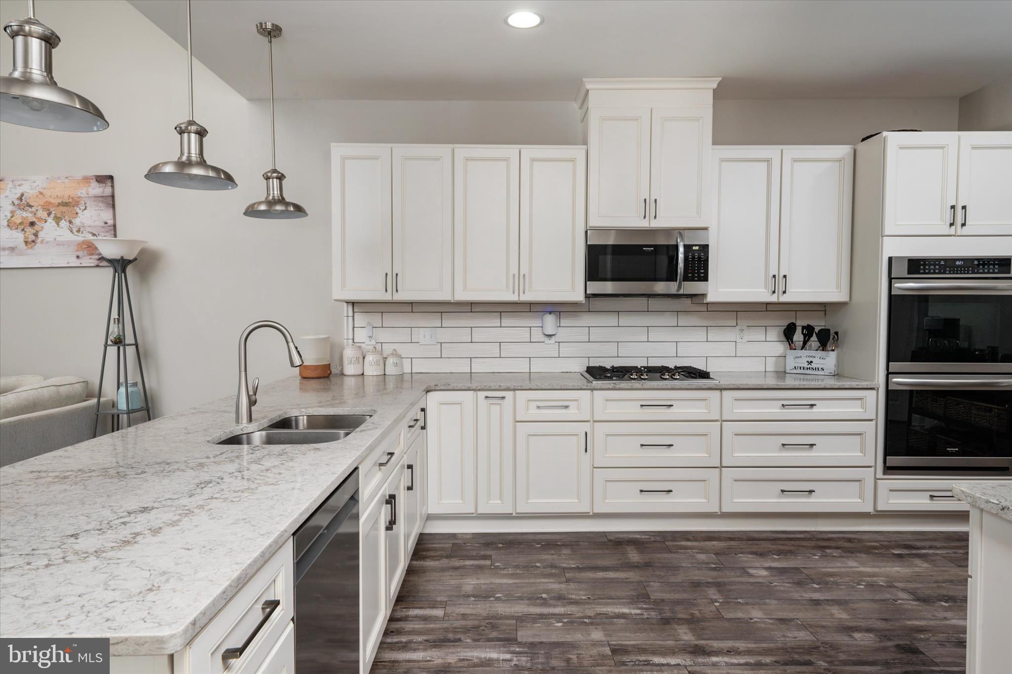 BAY BRIDGE COVE - Residential