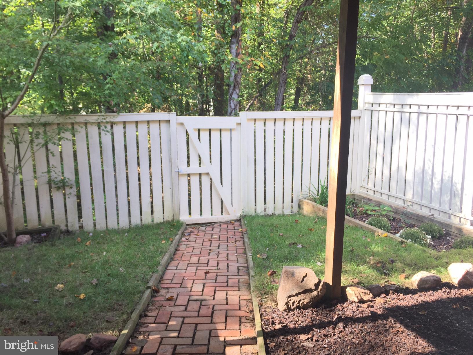 SUMMIT CHASE CLUSTER - Residential Lease