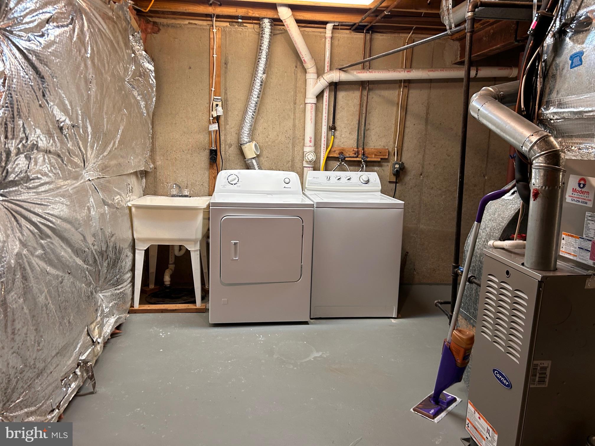 SUMMIT CHASE CLUSTER - Residential Lease